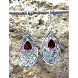 Pretty 925 Sterling Silver Earrings Garnet Earring